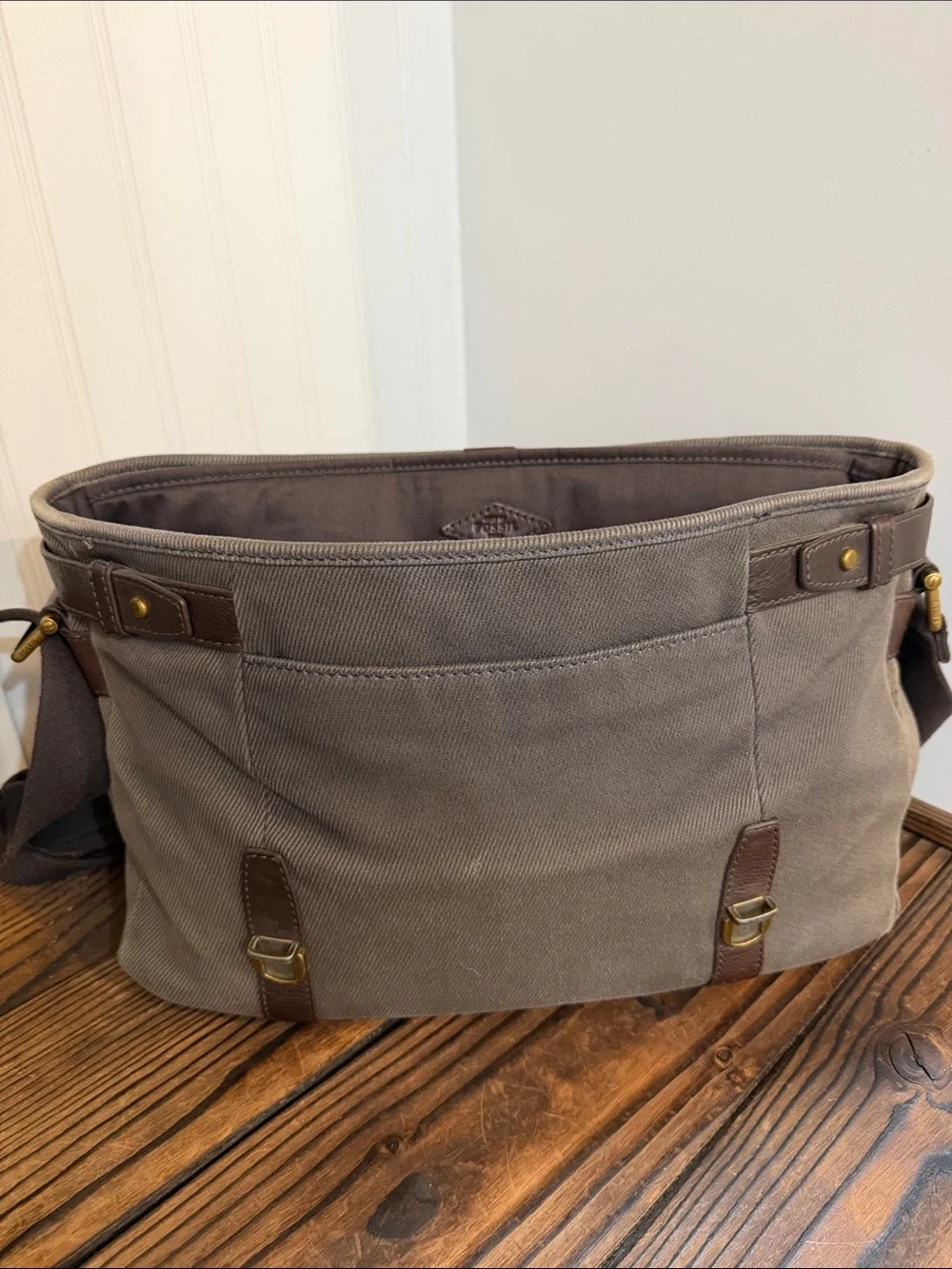 Vintage Fossil Estate City Canvas/ Leather messenger bag